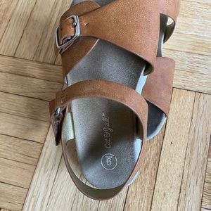 Girls slippers in good condition strong